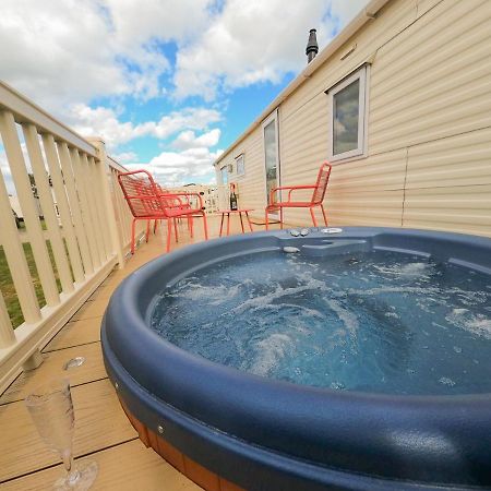 Tattershall Lakes - Hot Tub Breaks Luaran gambar