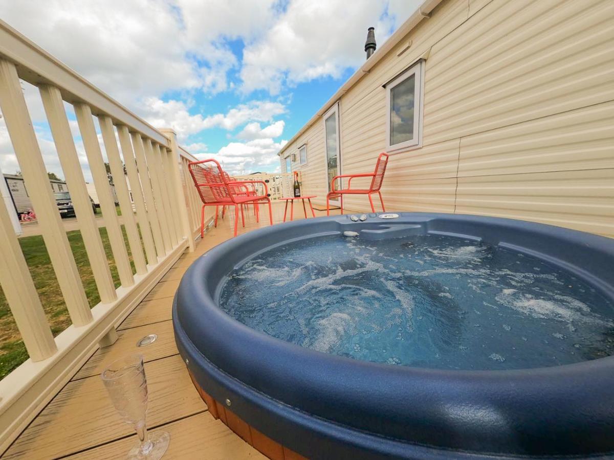 Tattershall Lakes - Hot Tub Breaks Luaran gambar